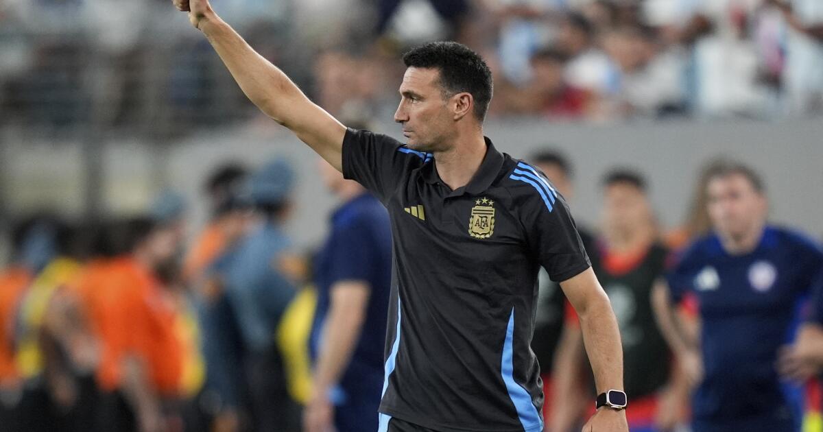 Argentina: Scaloni no dirigirá ante Perú en la Copa América por sanción