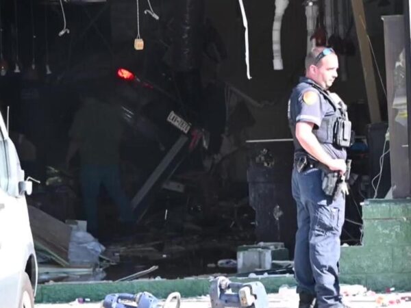 At least 4 killed, 9 injured when vehicle crashes into nail salon in Deer Park, Long Island