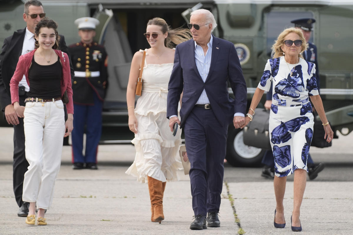 Biden’s family privately criticizes top advisers and pushes for their ouster at Camp David meeting