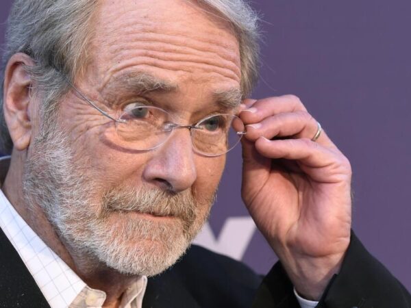 Martin Mull, comic actor, 'Roseanne' star and painter, dies at 80