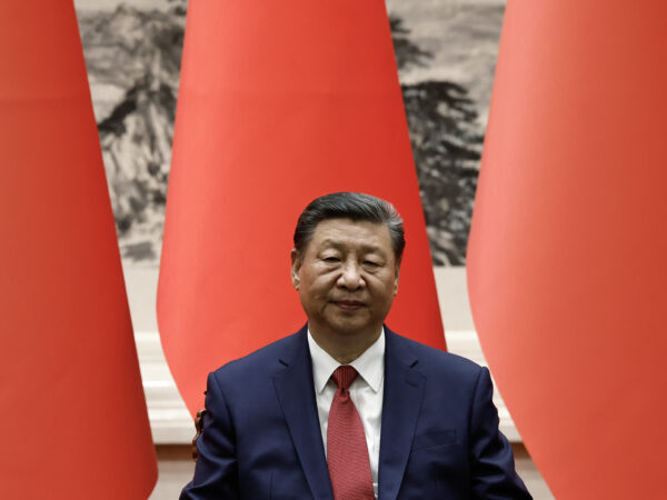 Xi Jinping Attends Signing Ceremony