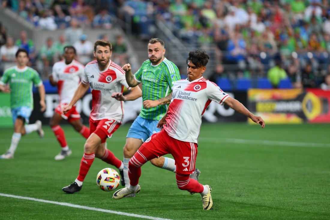 Albert Rusnak, Sounders knock off Revs, extend unbeaten run to five