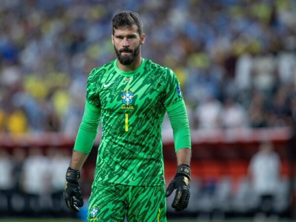 Alisson: 'Quando a gente perde um número grande de pênaltis, dificulta muito o trabalho'