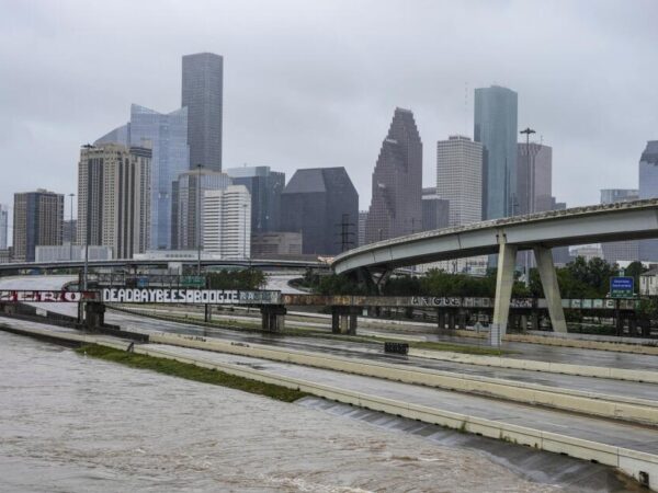 Beryl leaves hot misery in its wake as storm churns over U.S. interior