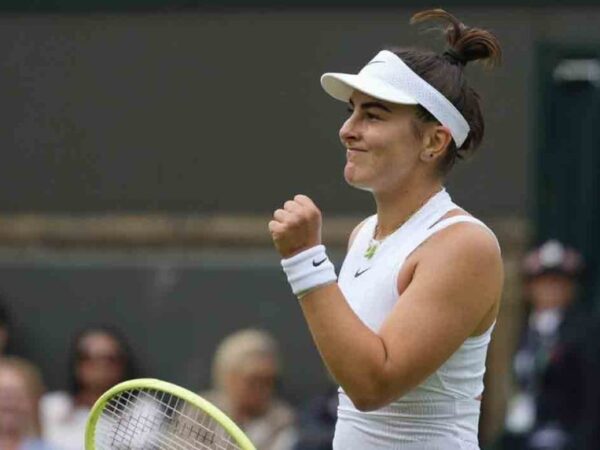 Bianca Andreescu through to third round at Wimbledon with win over Linda Novoska