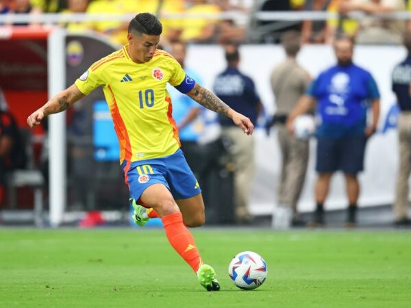 Colombia, Uruguay reach Copa semis with records in sight