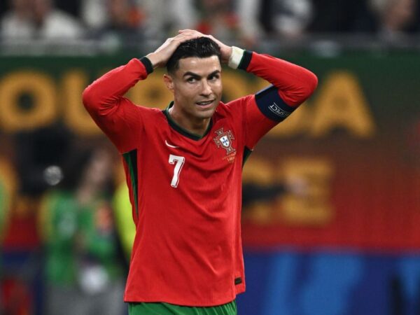 Cristiano Ronaldo fecha última Euro da carreira com pior marca por Portugal