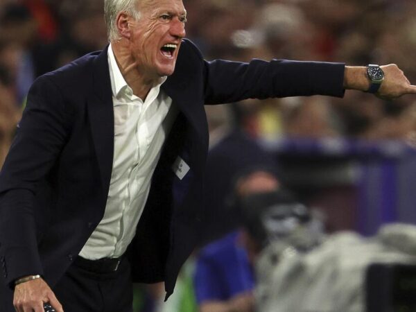 Deschamps seguirá al frente de la selección francesa. Cumplió con el objetivo de semis de la Euro