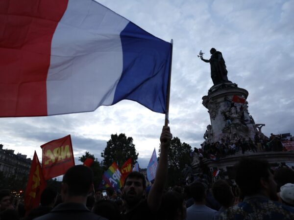 French vote splits among left, center and far-right. With no majority, political paralysis threatens