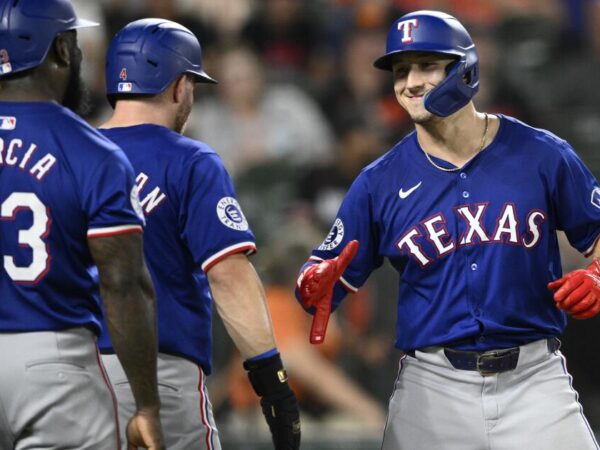 Langford completa el ciclo y ayuda a Rangers a romper una racha con victoria sobre Orioles