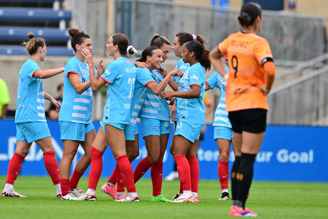 Mallory Swanson lifts Red Stars over Dash