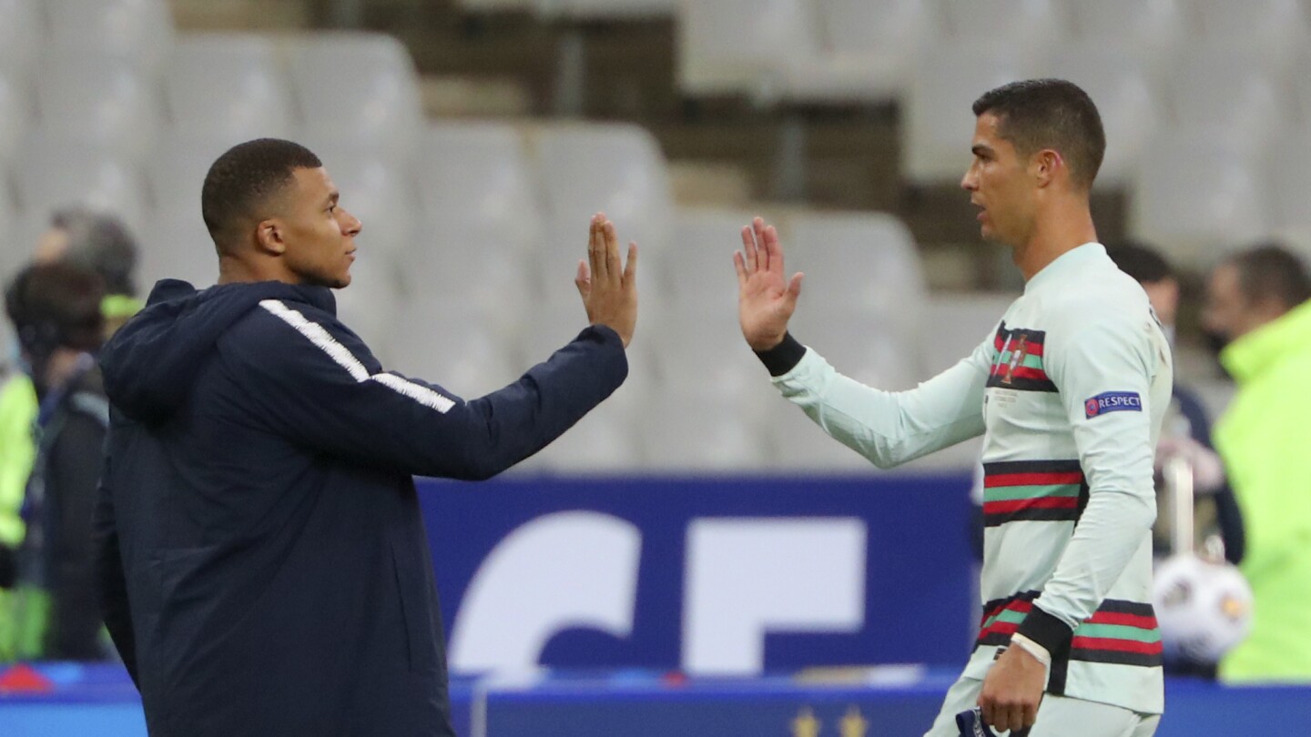 Mbappé praises 'legend' Ronaldo and urges France to support Griezmann in 'tough spell' at Euro 2024