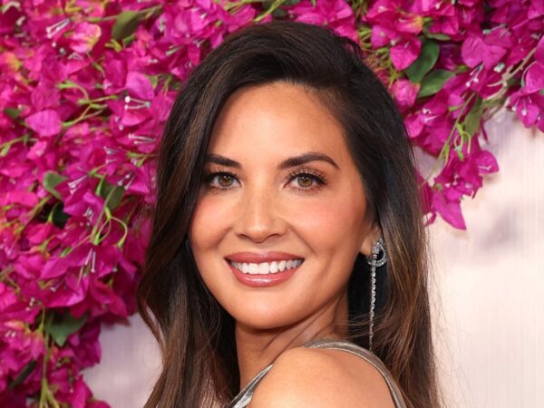 Olivia Munn’s Dating History: Chris Pine, Aaron Rodgers, More