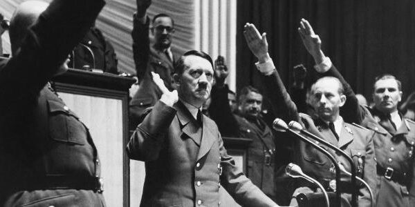 Série sobre Hitler na Netflix assusta por semelhança com momento atual