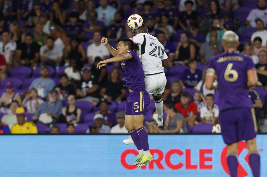 Surging Orlando City roll past slumping D.C. United