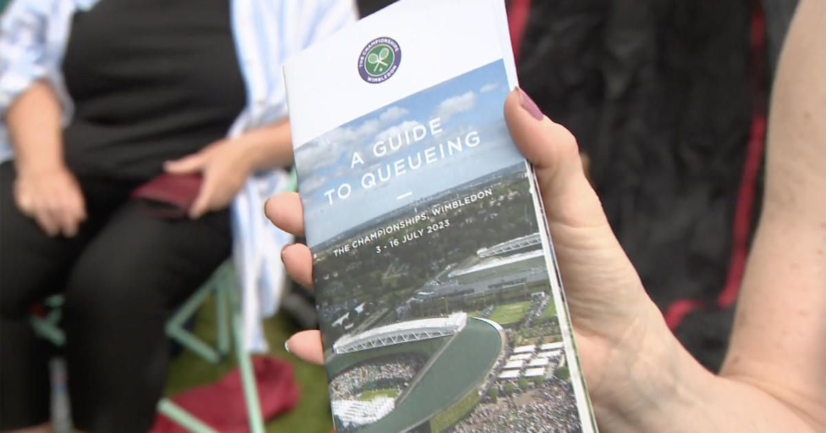 Tennis fans join the epic "Wimbledon queue"