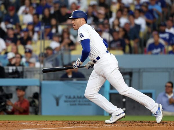 Teoscar Hernandez's walk-off hit lifts Dodgers over D-backs