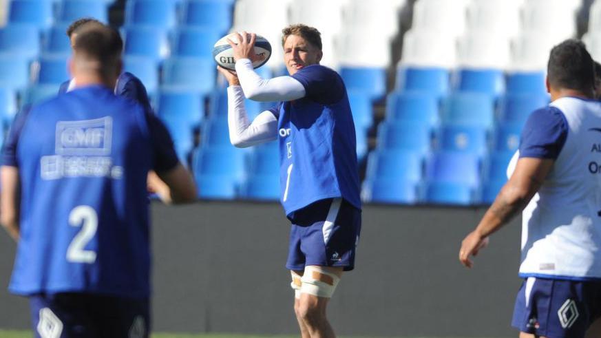 France international Oscar Jegou ready to throw the ball