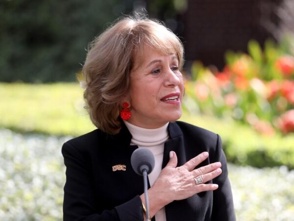 USC President Carol Folt's contract is renewed, but university won't say for how long